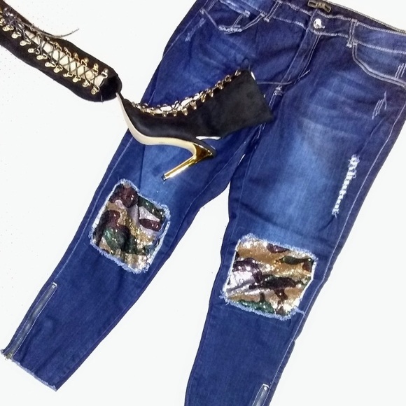 NWT!! L&B Camo Sequin Distressed Jeans - Picture 2 of 4
